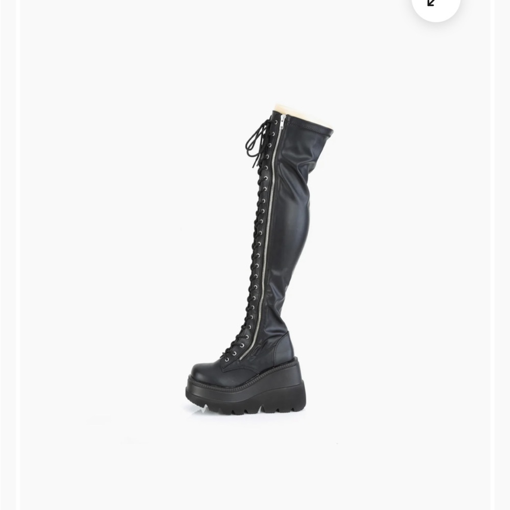 Demonia Shaker platform boots 🖤